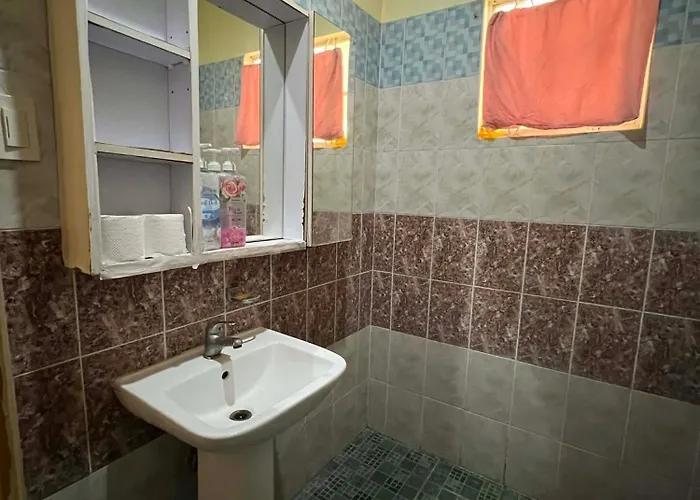 Private 2br 5 Mins To Panagsama Wifi,parking Moalboal